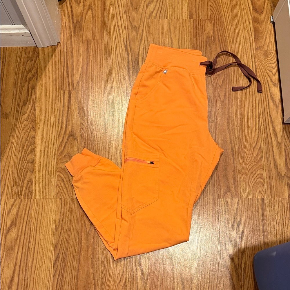 Figs Women’s Bright Orange Zamora High-waisted Scrub Joggers